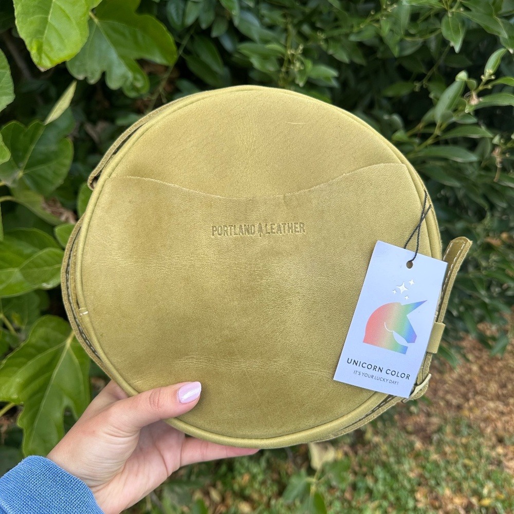 ANJOU!!! 🍐 NWT: Large Circle Crossbody! (Portland Leather Goods)